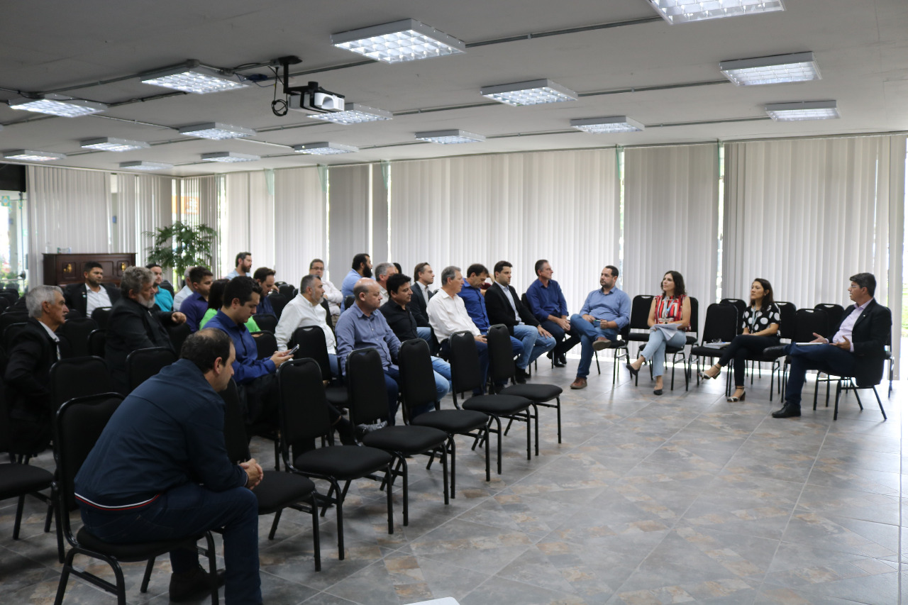 Transporte Escolar é tema de reunião com prefeitos do Norte Pioneiro